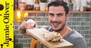 Healthy Greek Chicken Wrap | Akis Petretzikis